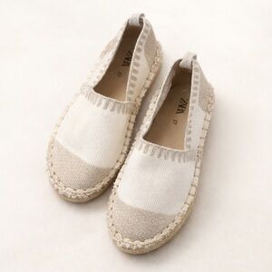 Zara kids size 27 (US 10/10.5) Beige and Off-White Espadrilles